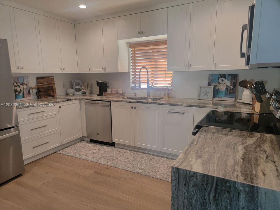 For Rent: $3,599 (2 beds, 1 baths, 1096 Square Feet)