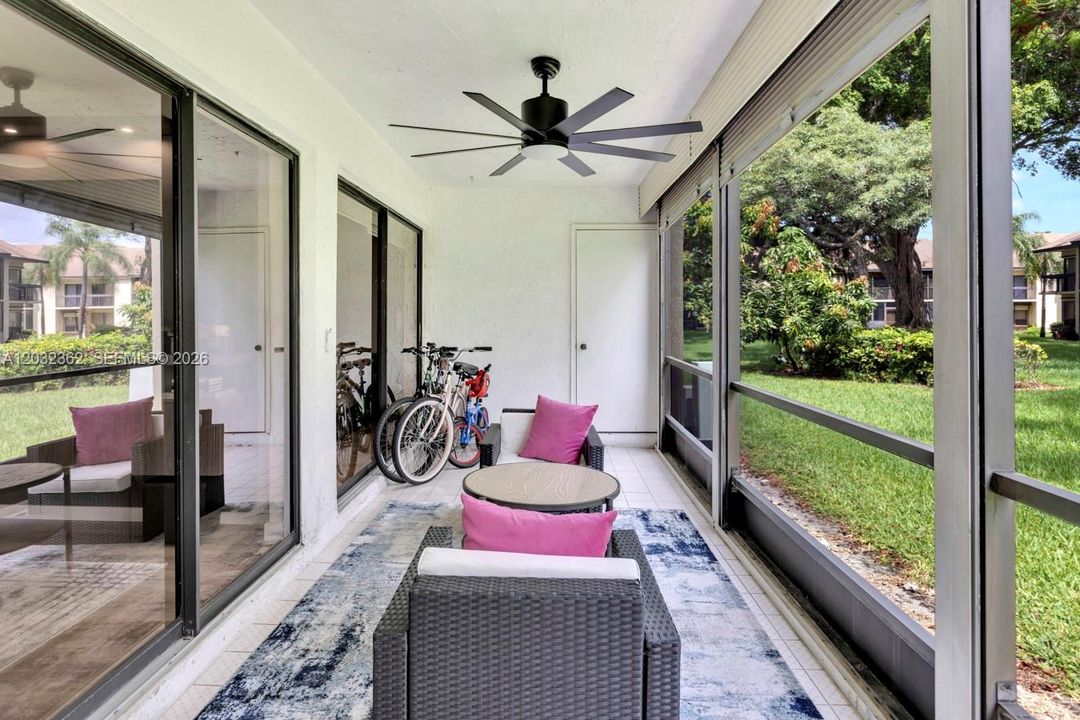 For Sale: $294,900 (2 beds, 2 baths, 1150 Square Feet)