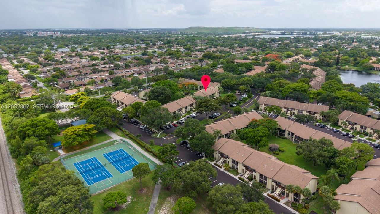 For Sale: $294,900 (2 beds, 2 baths, 1150 Square Feet)