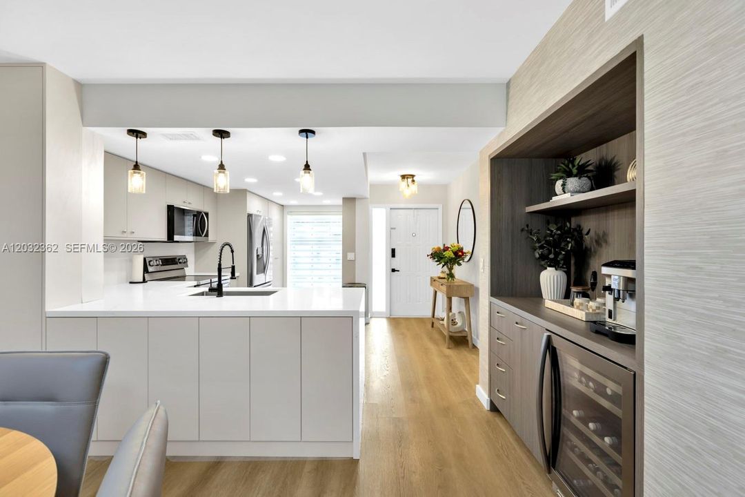 For Sale: $294,900 (2 beds, 2 baths, 1150 Square Feet)