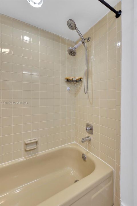 For Sale: $294,900 (2 beds, 2 baths, 1150 Square Feet)