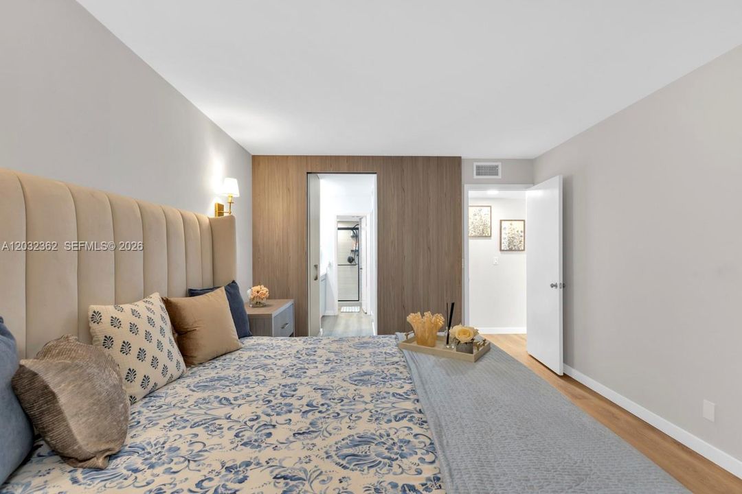 For Sale: $294,900 (2 beds, 2 baths, 1150 Square Feet)