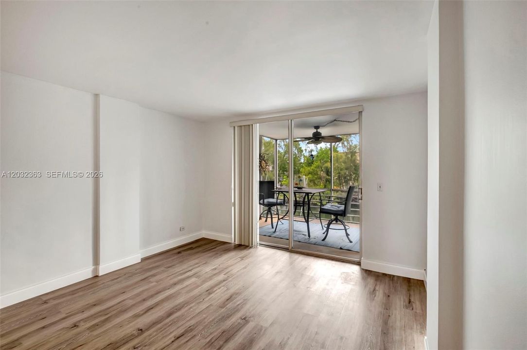 For Rent: $1,890 (1 beds, 1 baths, 865 Square Feet)