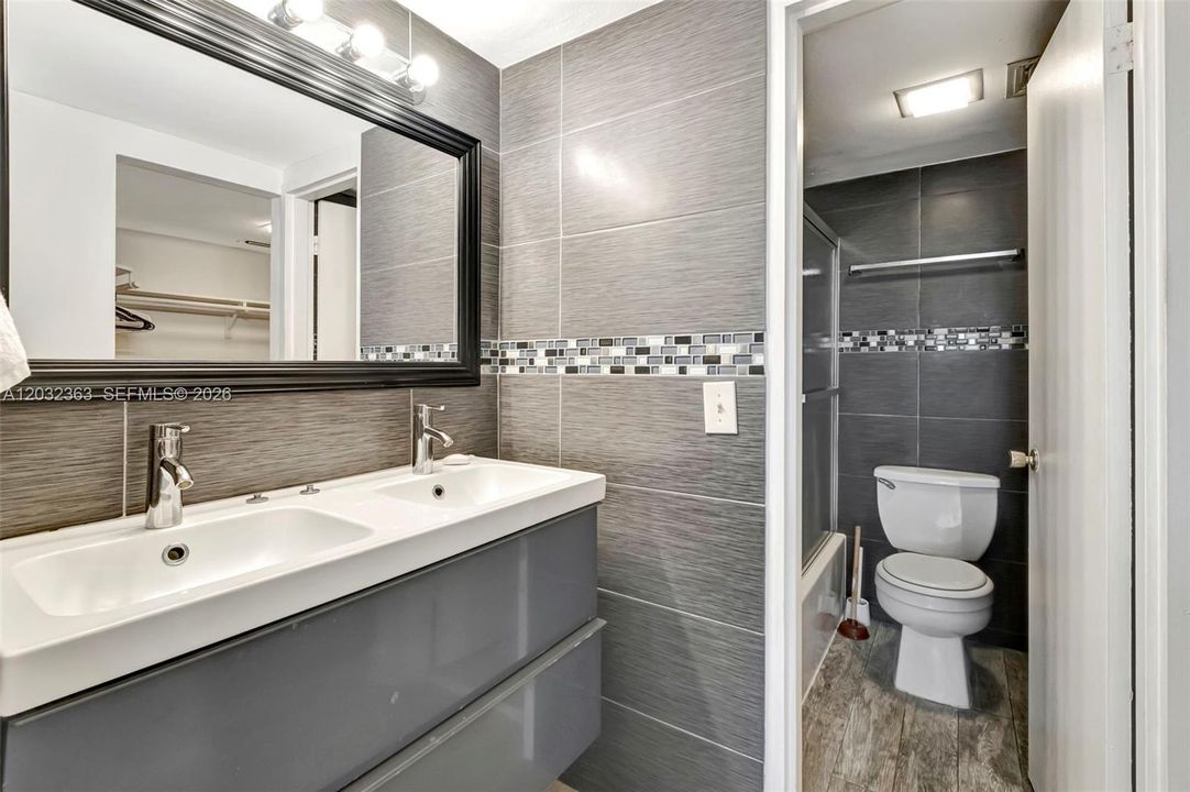 For Rent: $1,890 (1 beds, 1 baths, 865 Square Feet)