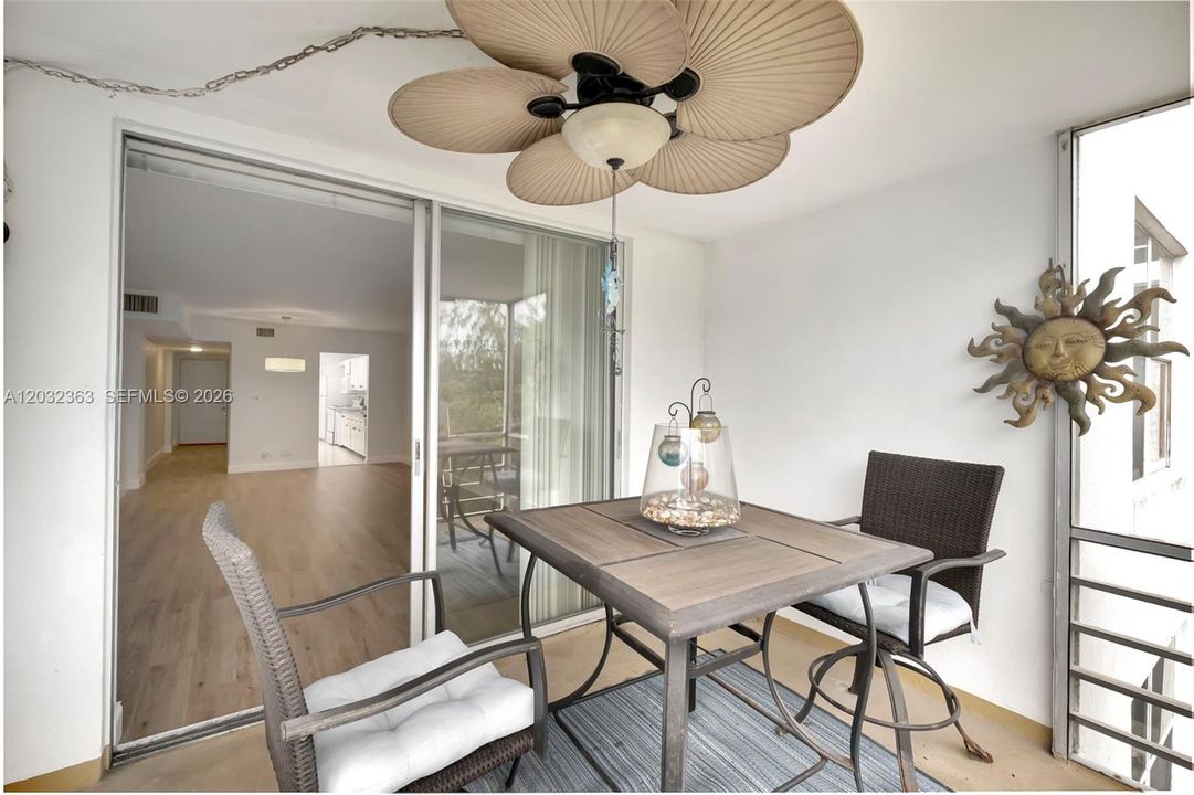 For Rent: $1,890 (1 beds, 1 baths, 865 Square Feet)