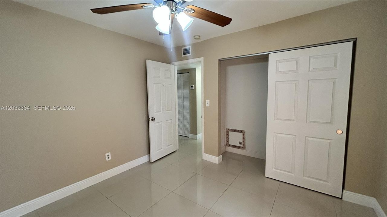 For Rent: $2,200 (2 beds, 1 baths, 891 Square Feet)