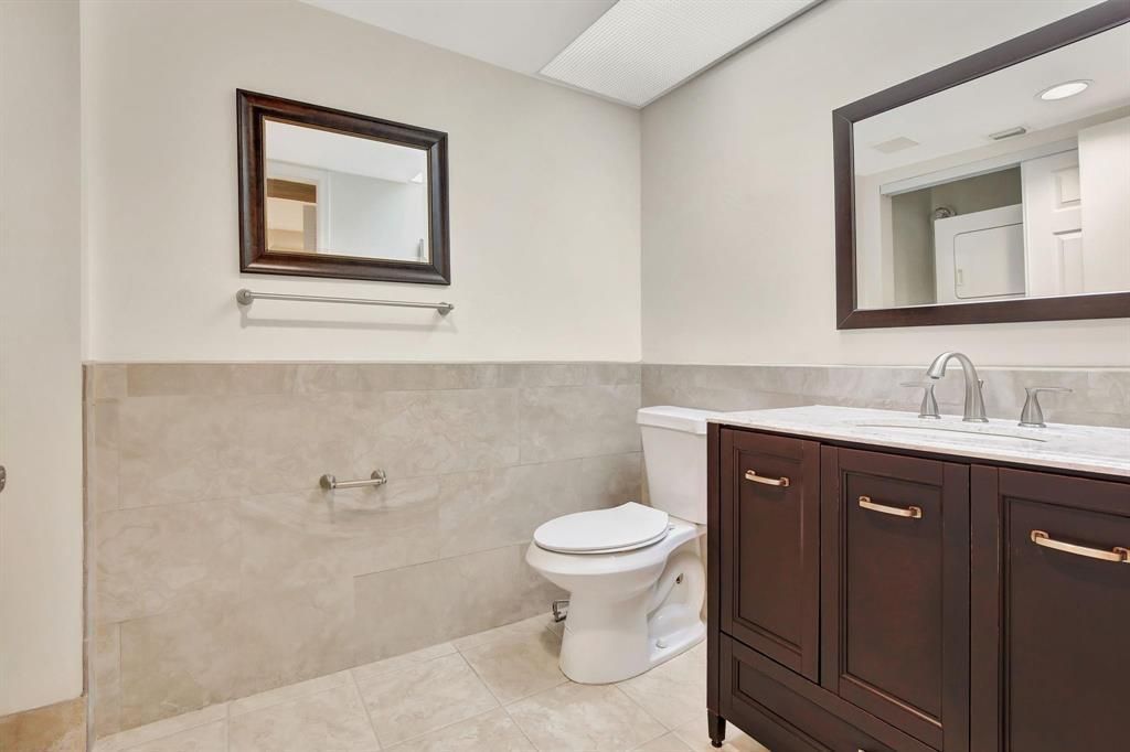 Cam N 314 - Half bath