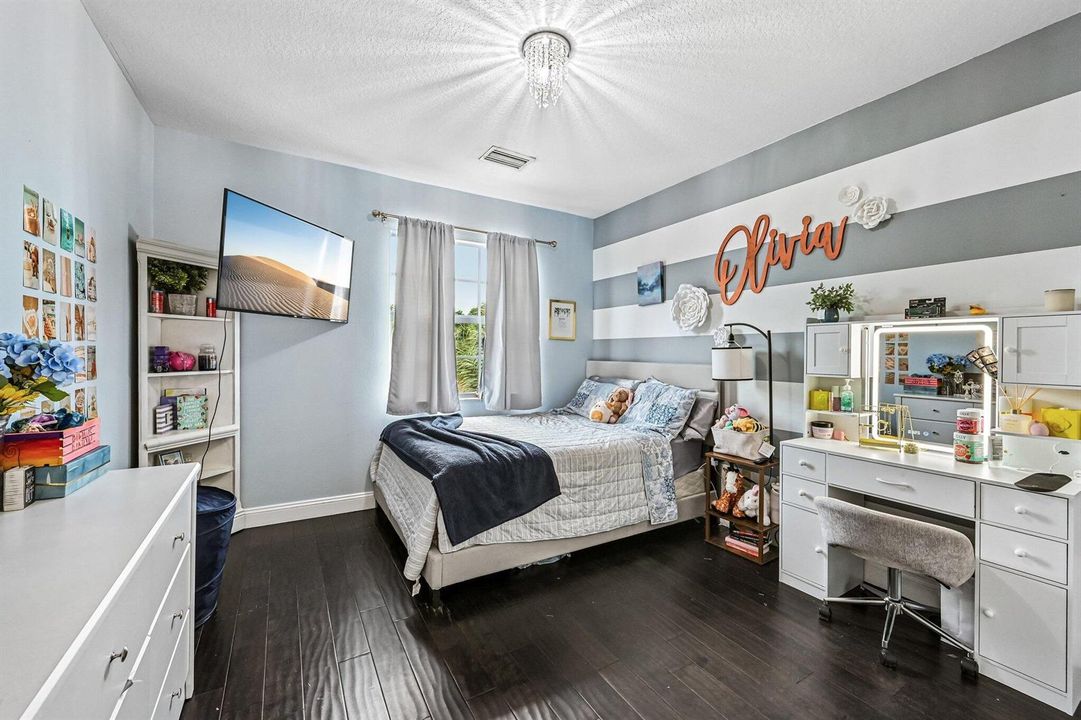 43-web-or-mls-Palisades Dr-S3105-041