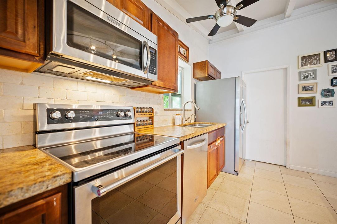 16-web-or-mls-2625-gulfstream-ln