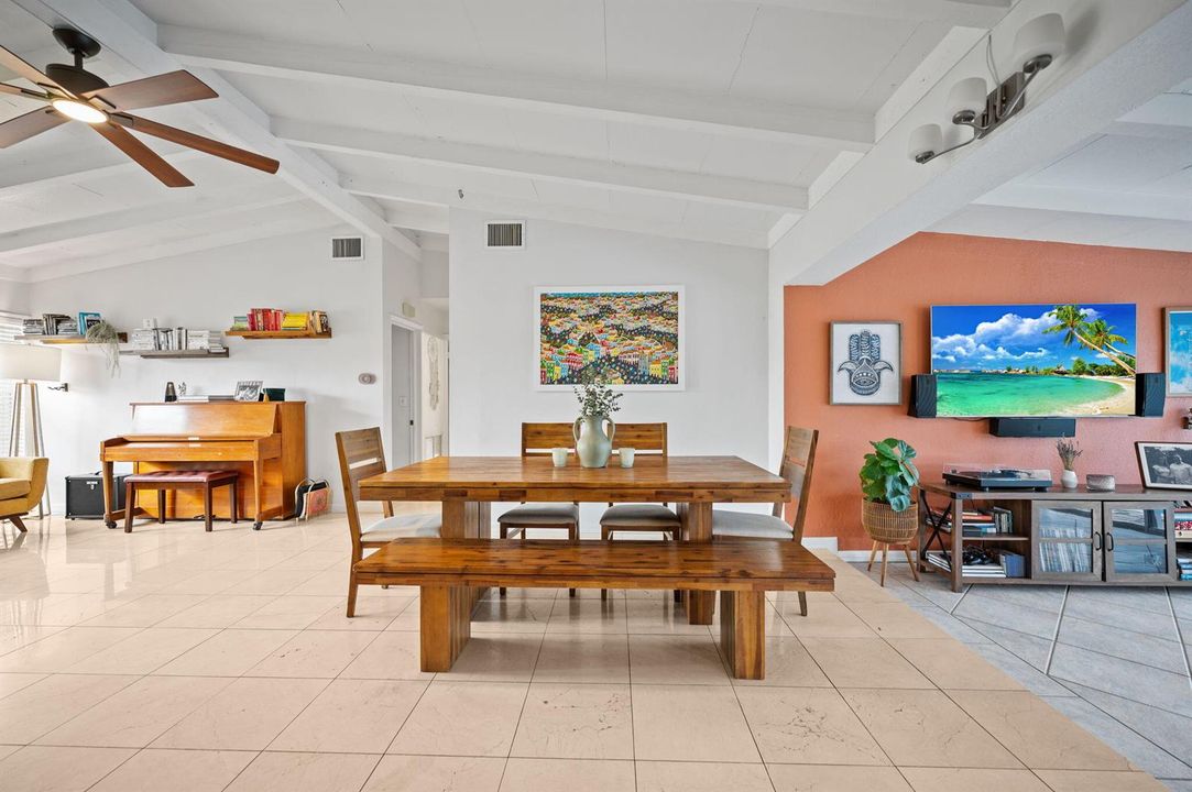 13-web-or-mls-2625-gulfstream-ln