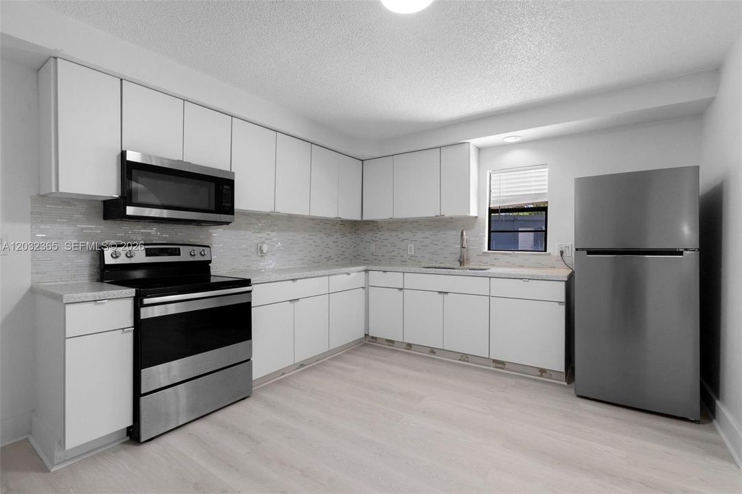 For Sale: $415,000 (3 beds, 2 baths, 1360 Square Feet)