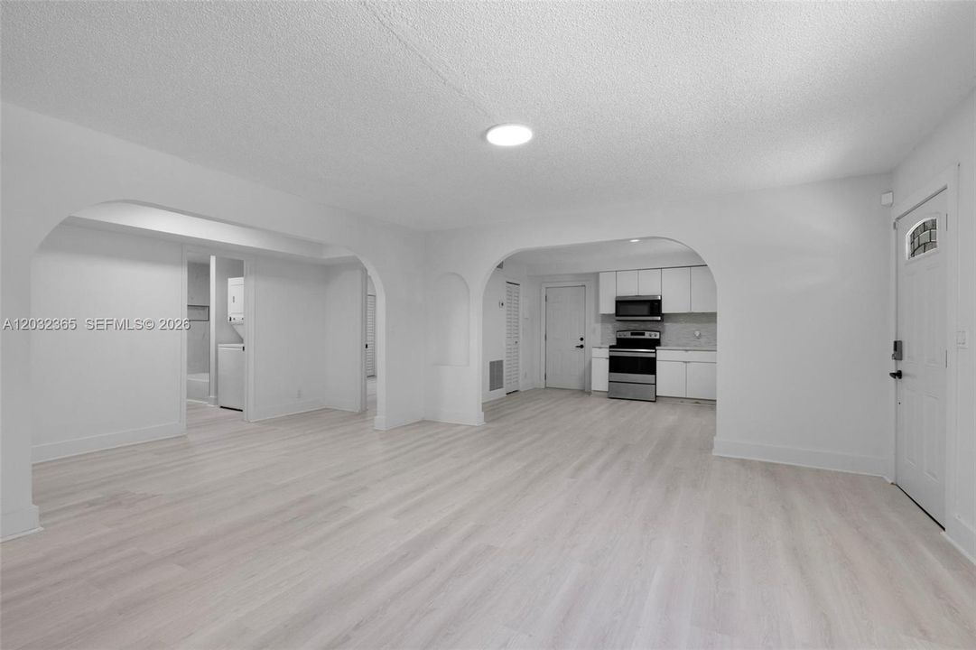 For Sale: $415,000 (3 beds, 2 baths, 1360 Square Feet)
