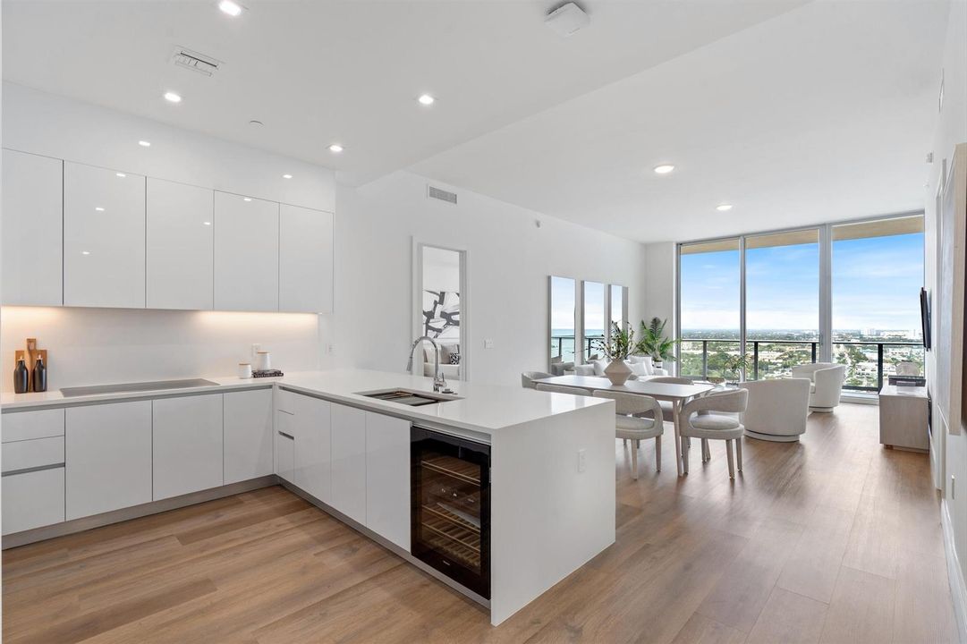 08-220 Lake Shore Drive #2305 Lake Park,