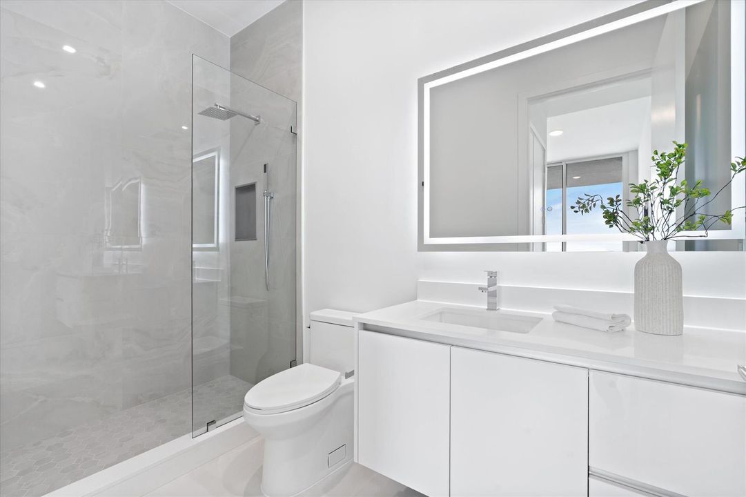 21-220 Lake Shore Drive #2305 Lake Park,