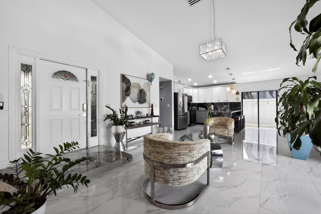13_11423_Whisper_Sound_Dr-Living_room-00