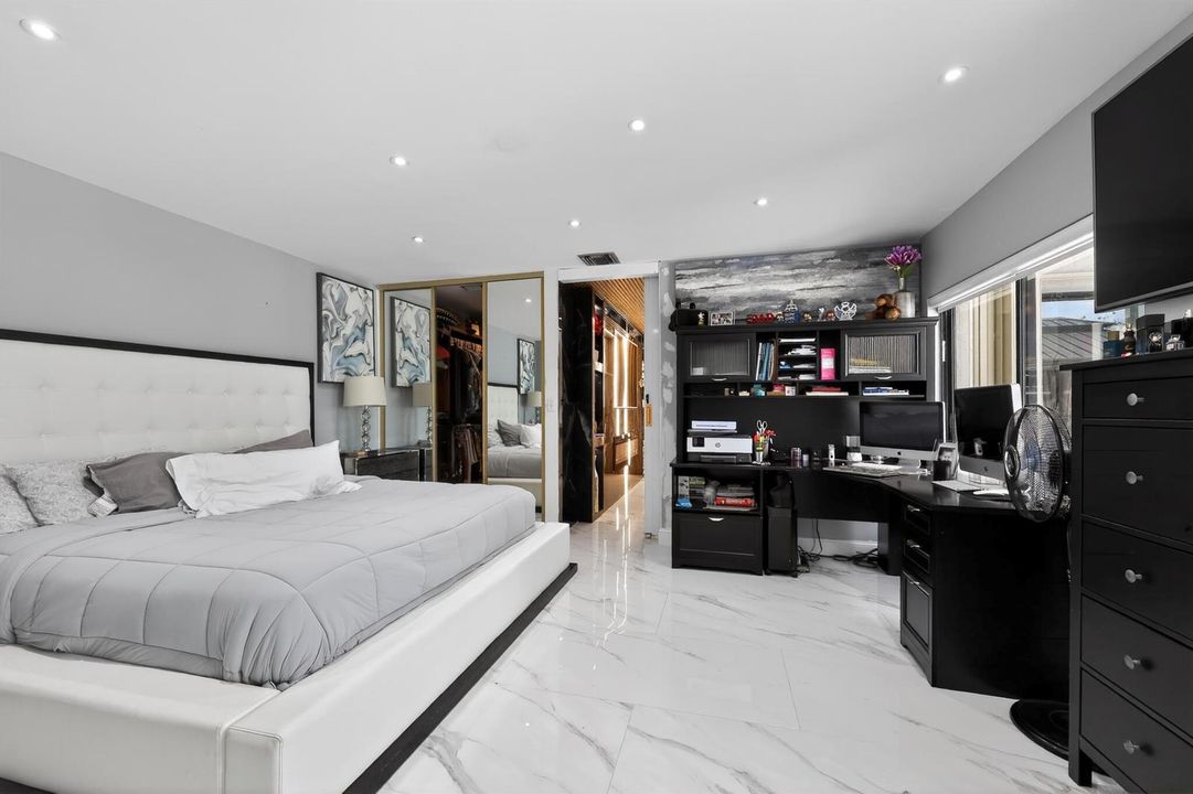 27_11423_Whisper_Sound_Dr-Bedroom-0046