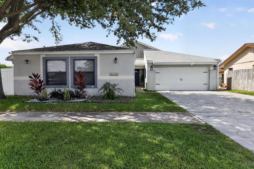 01_11423_Whisper_Sound_Dr-Exterior-0139