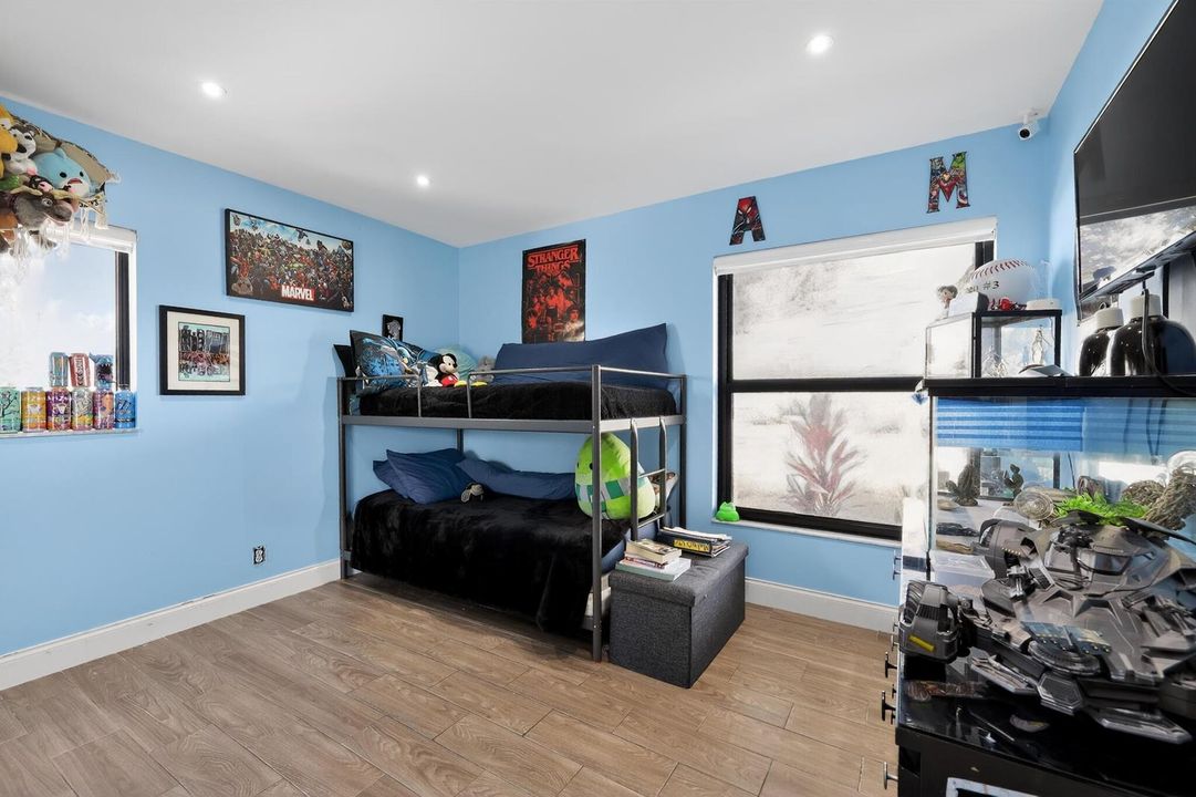 26_11423_Whisper_Sound_Dr-Bedroom-0001