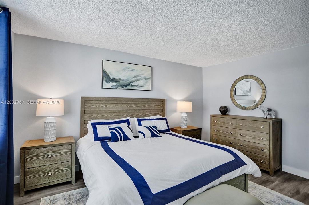 For Rent: $2,700 (1 beds, 1 baths, 835 Square Feet)