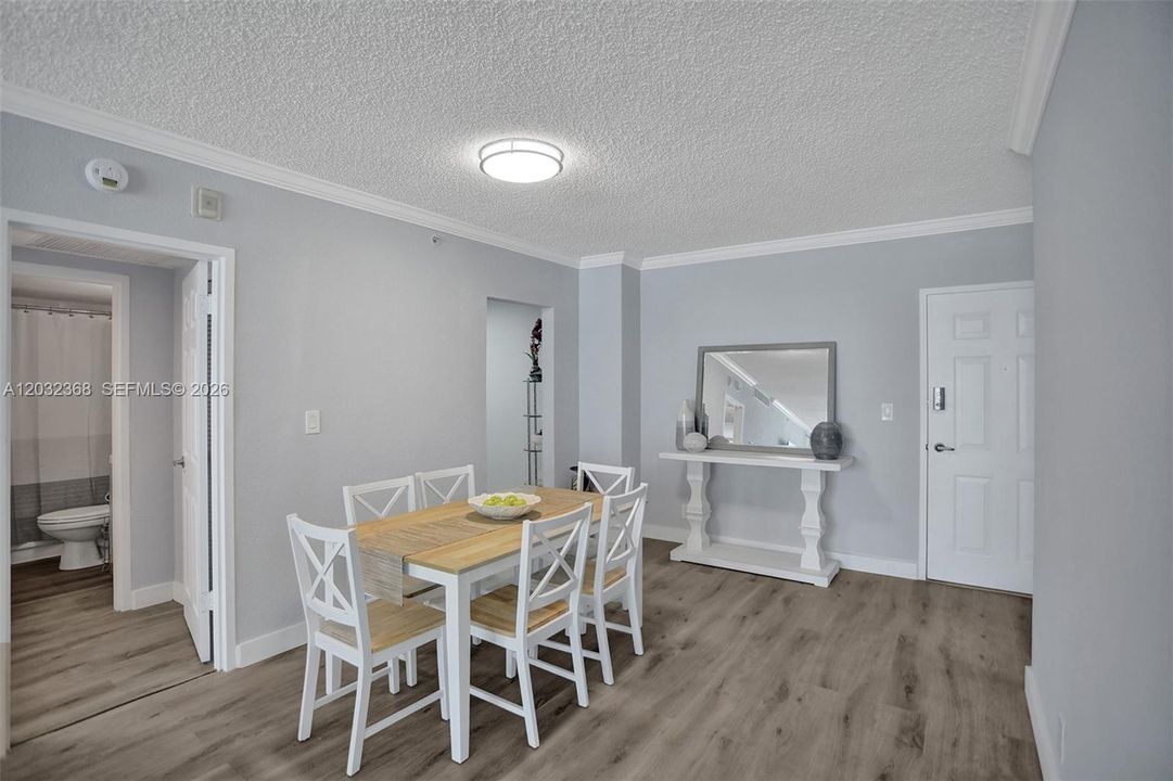 For Rent: $2,700 (1 beds, 1 baths, 835 Square Feet)