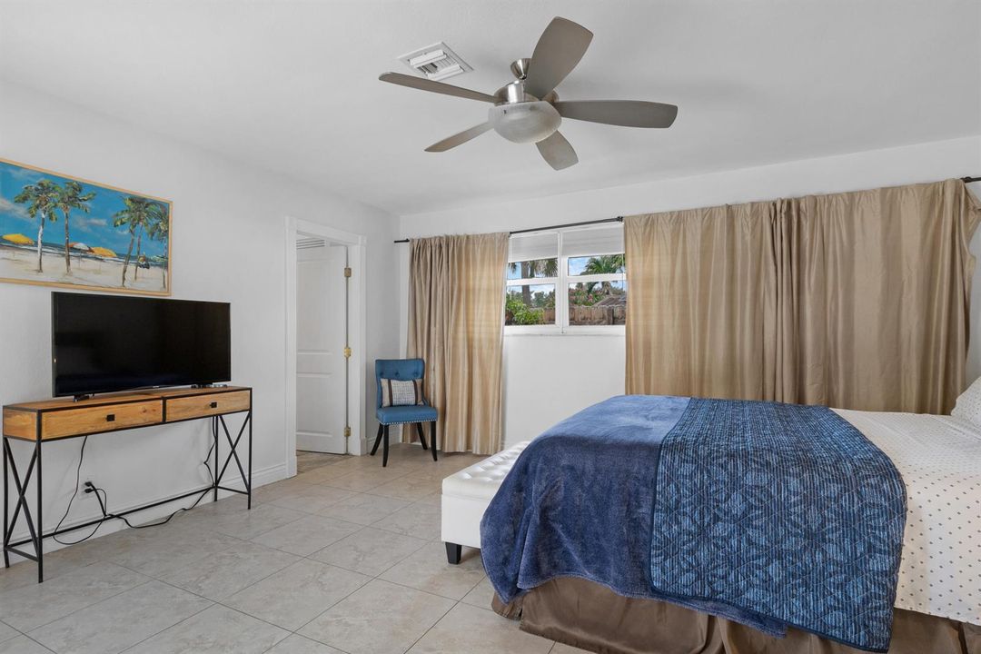 accutour_1418-ne-57th-pl-24