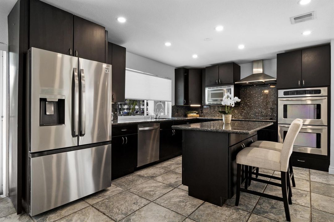 accutour_1418-ne-57th-pl-19