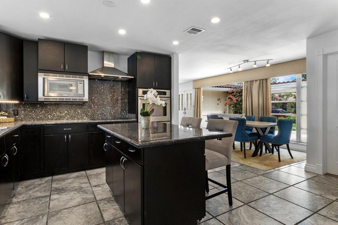accutour_1418-ne-57th-pl-17