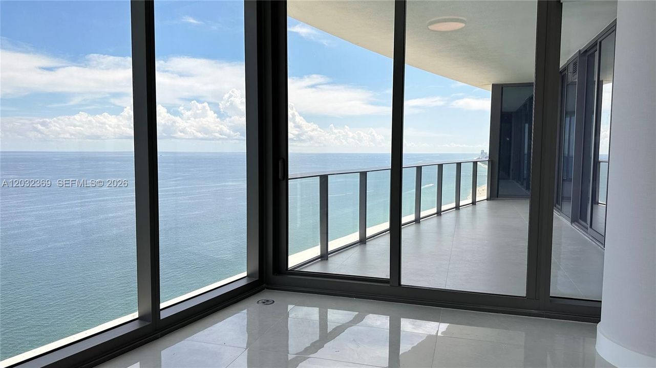 For Sale: $4,299,000 (2 beds, 2 baths, 1571 Square Feet)
