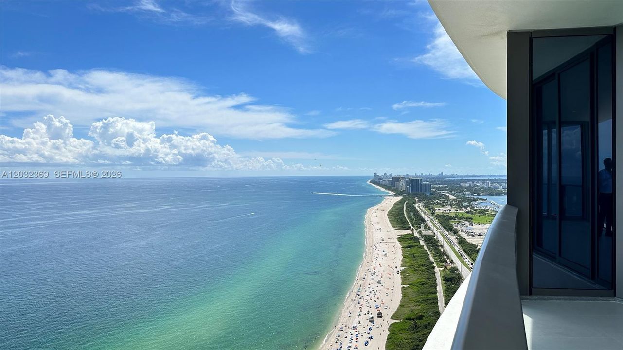 For Sale: $4,299,000 (2 beds, 2 baths, 1571 Square Feet)