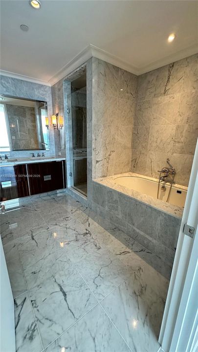 For Sale: $4,299,000 (2 beds, 2 baths, 1571 Square Feet)