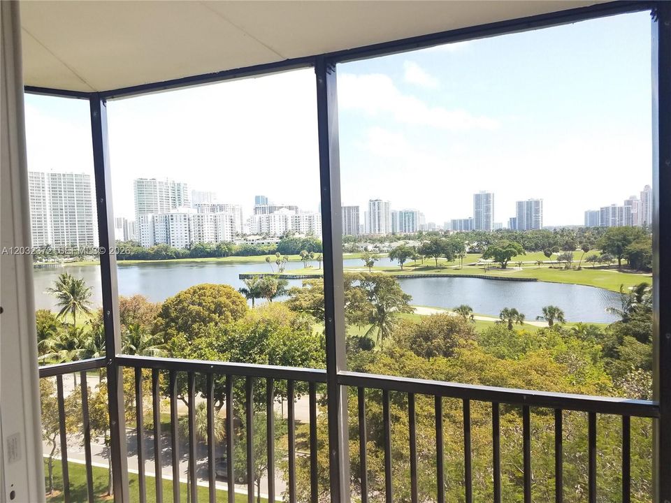 For Rent: $2,000 (2 beds, 2 baths, 1081 Square Feet)