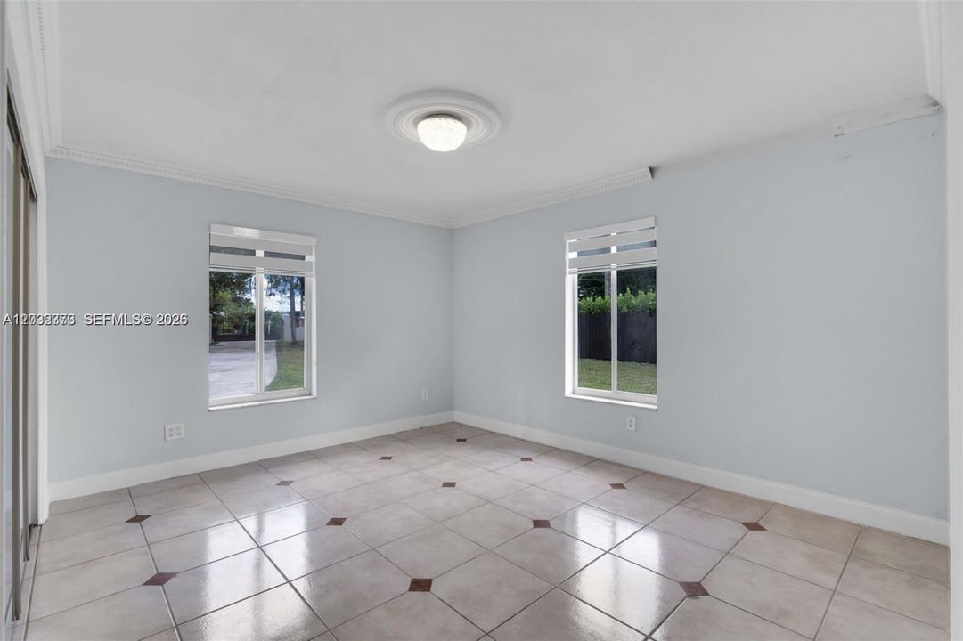 En Renta: $4,490 (4 camas, 2 baños, 3058 Pies cuadrados)