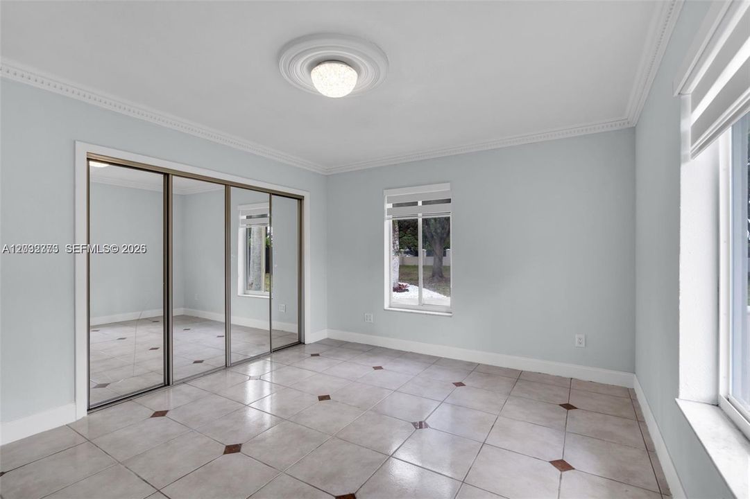 En Renta: $4,490 (4 camas, 2 baños, 3058 Pies cuadrados)