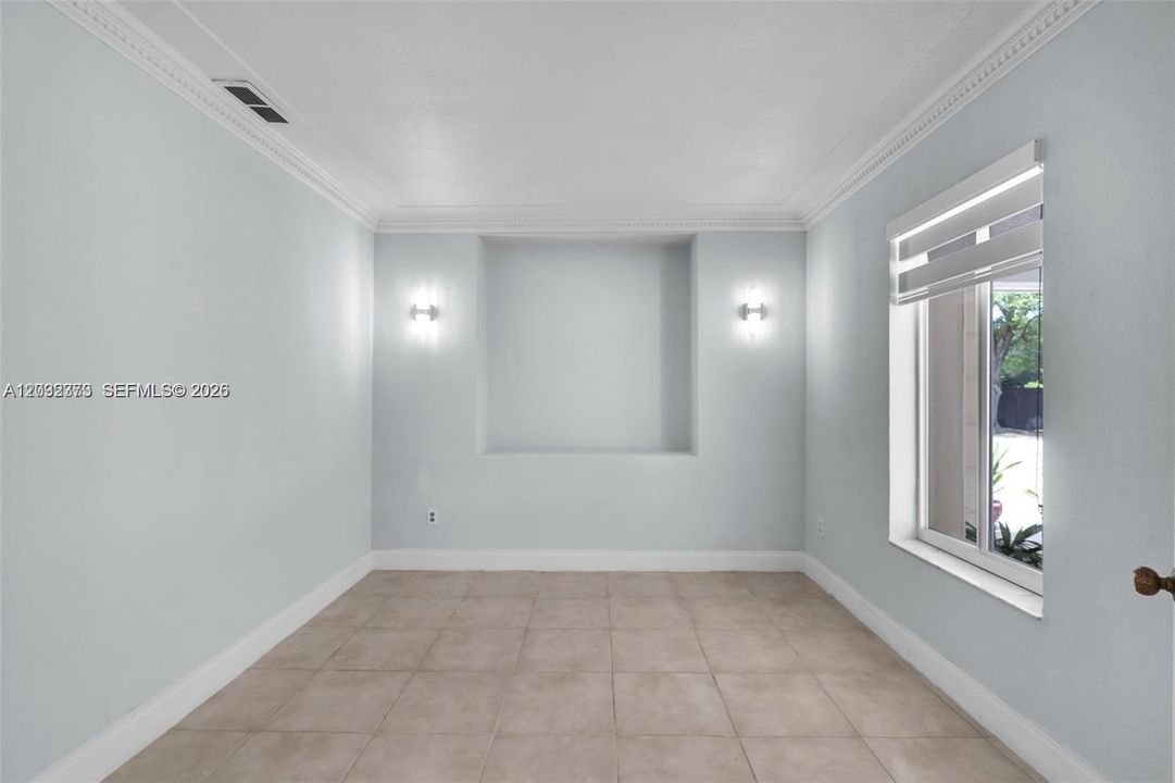 En Renta: $4,490 (4 camas, 2 baños, 3058 Pies cuadrados)