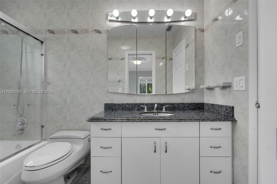 En Renta: $4,490 (4 camas, 2 baños, 3058 Pies cuadrados)