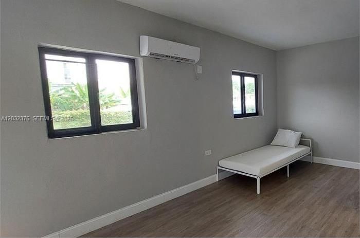 В аренду: $1,750 (1 спален, 1 ванн, 400 Квадратных фут)