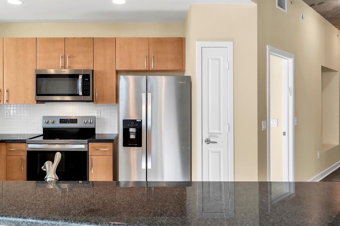 300 S. Australian Ave # 618 - 015