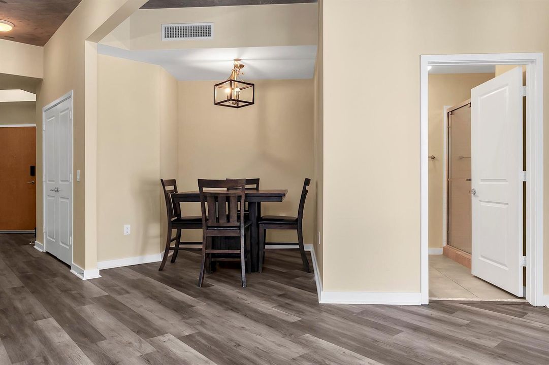 300 S. Australian Ave # 618 - 007