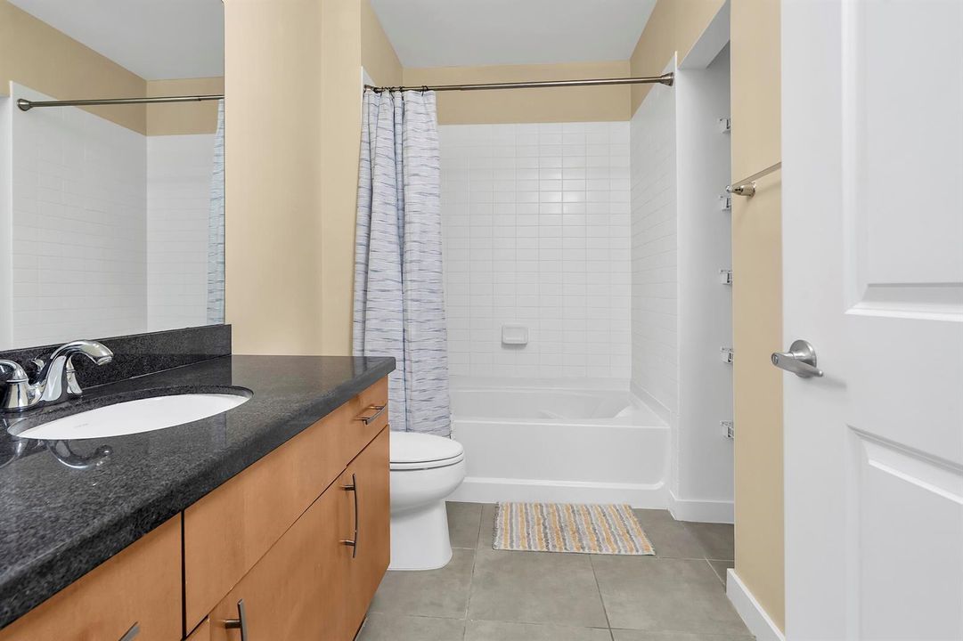 300 S. Australian Ave # 618 - 492