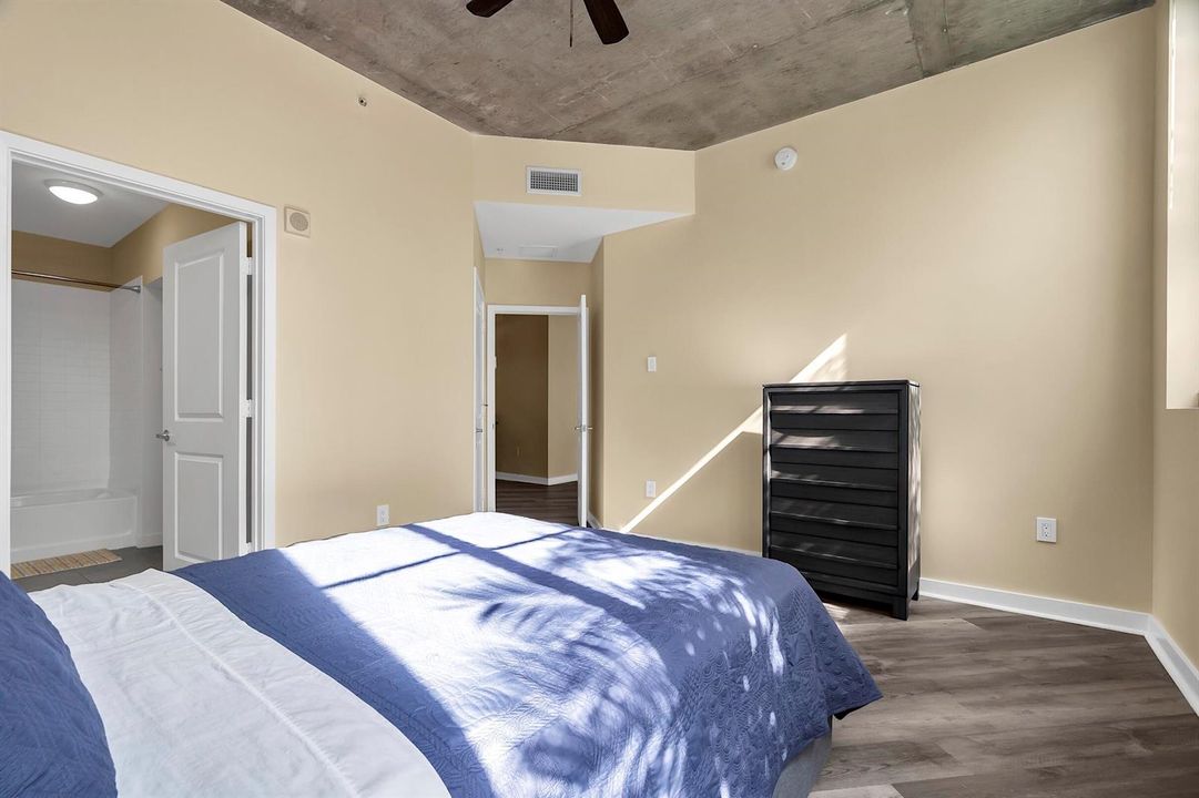 300 S. Australian Ave # 618 - 491