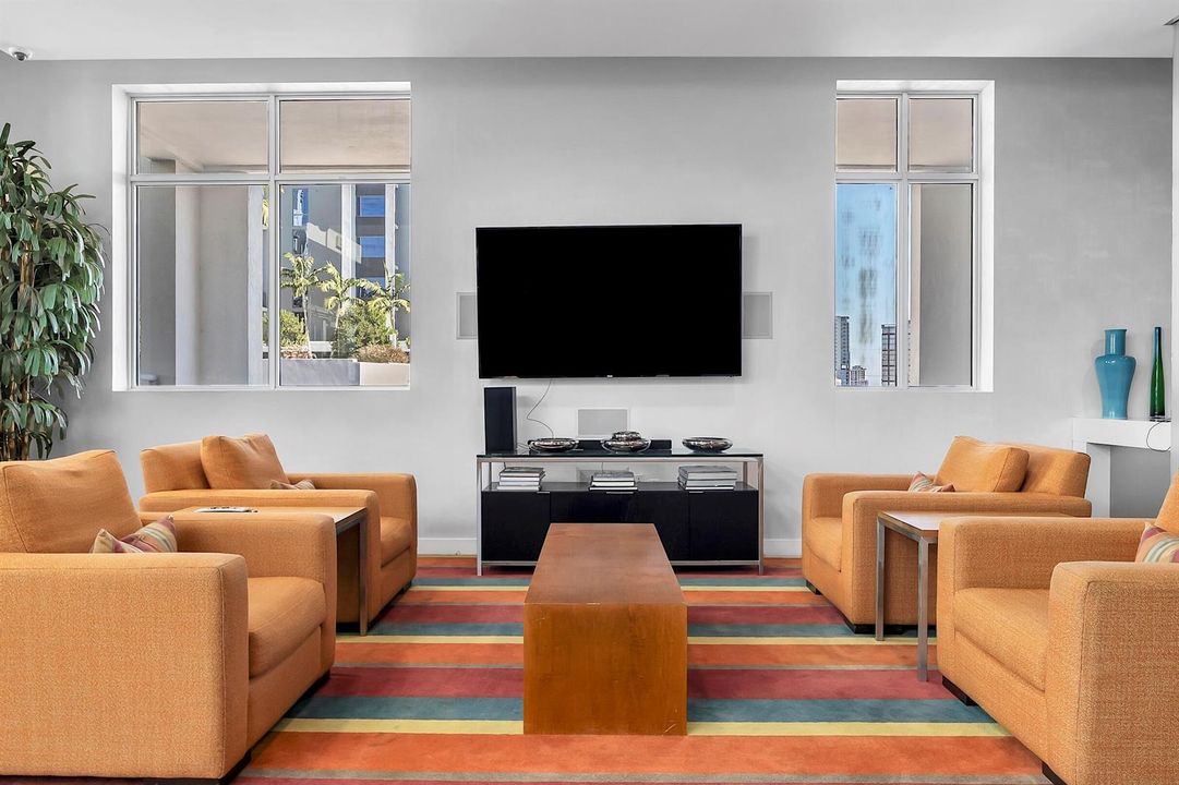 300 S. Australian Ave # 618 - 513