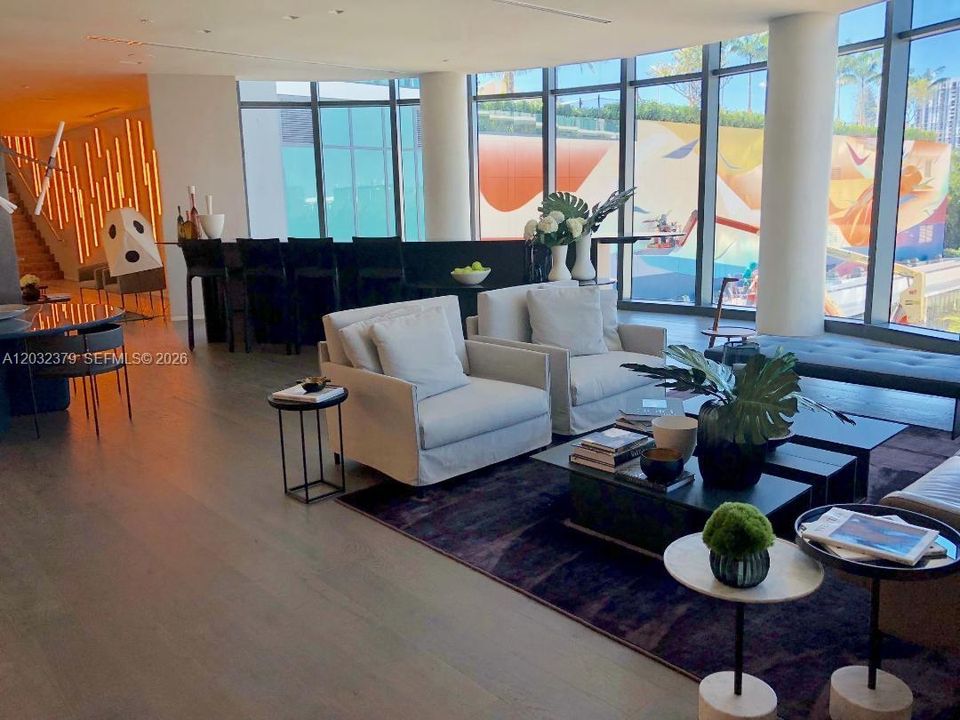 For Sale: $1,075,000 (2 beds, 3 baths, 1143 Square Feet)