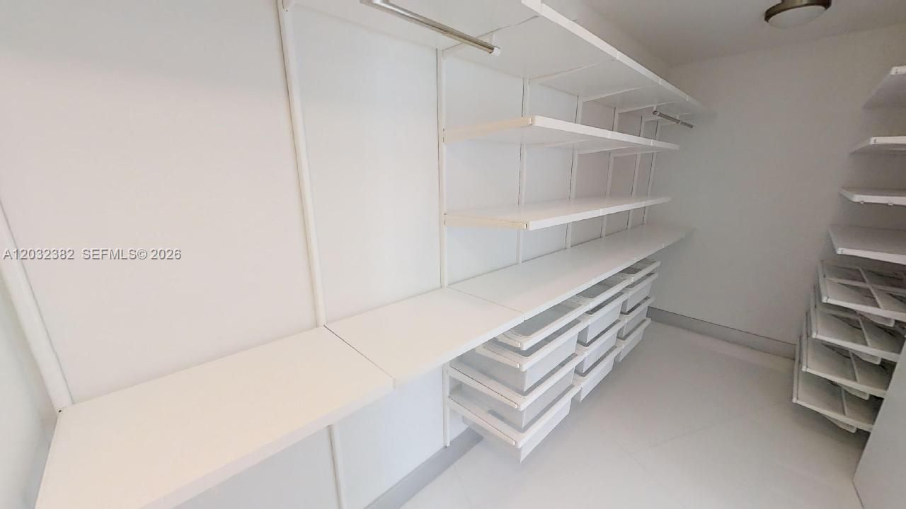 В аренду: $26,000 (3 спален, 4 ванн, 3130 Квадратных фут)