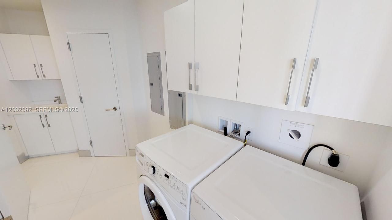 В аренду: $26,000 (3 спален, 4 ванн, 3130 Квадратных фут)