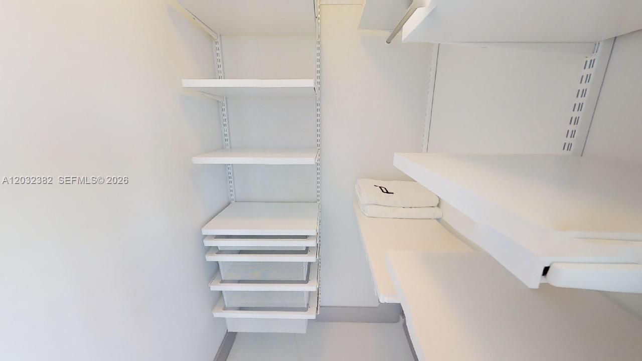 В аренду: $26,000 (3 спален, 4 ванн, 3130 Квадратных фут)
