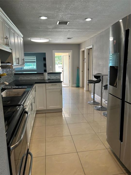 В аренду: $3,300 (3 спален, 2 ванн, 1500 Квадратных фут)