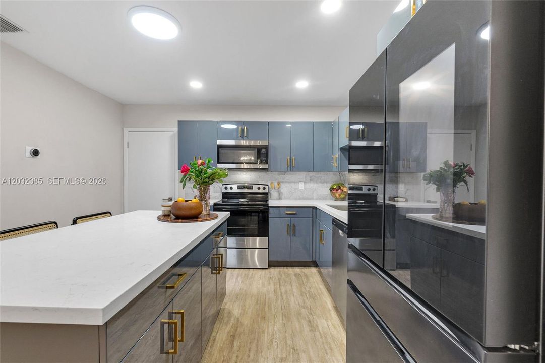 For Sale: $740,000 (3 beds, 2 baths, 1577 Square Feet)