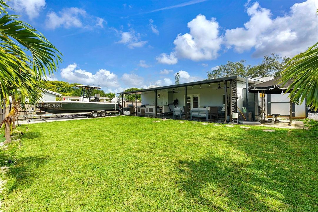 For Sale: $740,000 (3 beds, 2 baths, 1577 Square Feet)