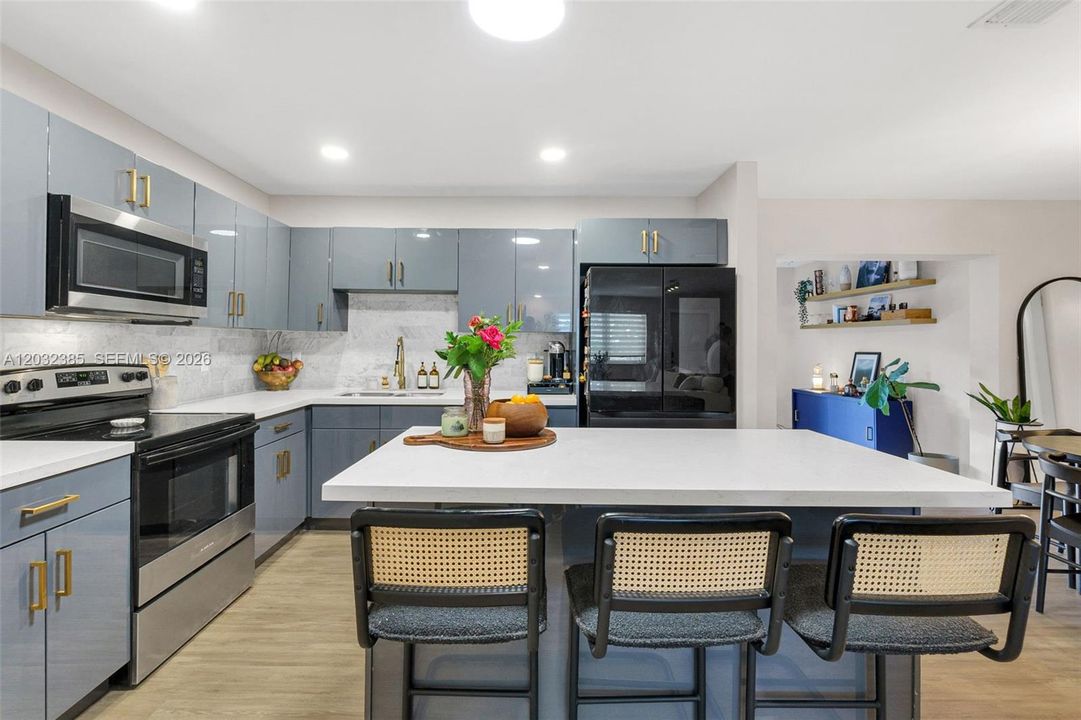 For Sale: $740,000 (3 beds, 2 baths, 1577 Square Feet)