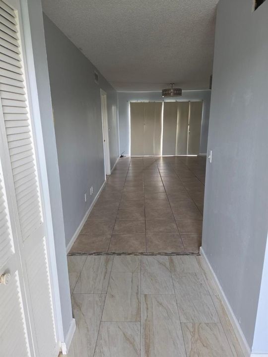 9949 SANDALFOOT APT 512 FRONT HALLWAY 1